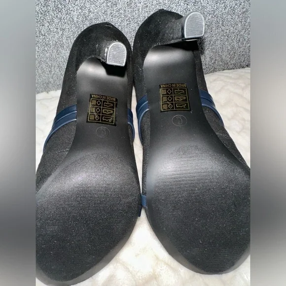 *NEW* Journee Collection Samara Bootie Black Size: 6 - Picture 9 of 14